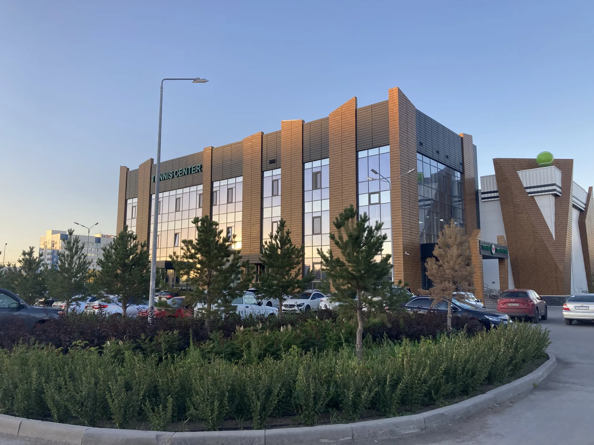 Теннисный корт